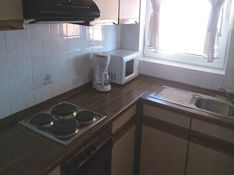 Apartments Justic Njivice 0*,