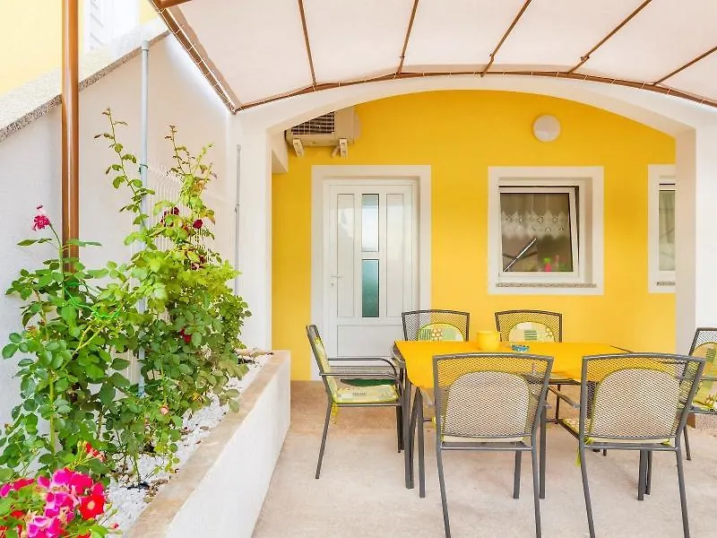 Apartments Justic Njivice Croacia