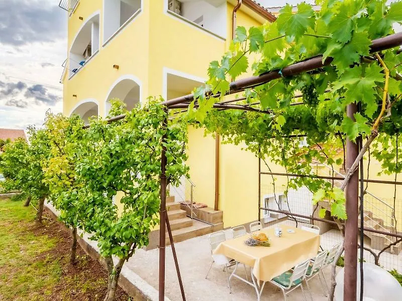 Apartments Justic Njivice